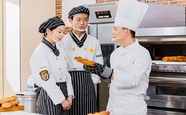 开学季，择校不满意？别慌！青海新东方技工学校 —— 转学逆袭的绝佳选择！
